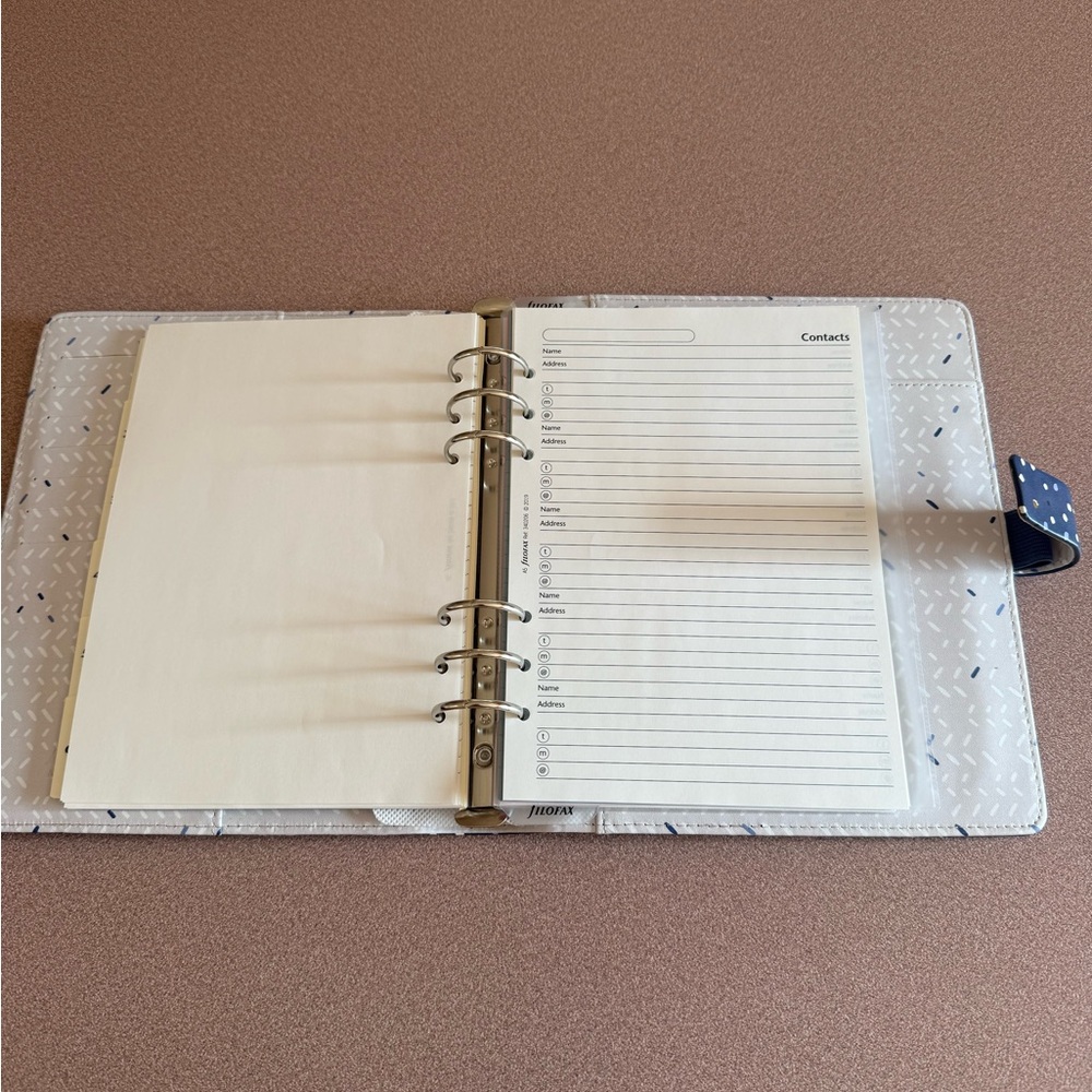 filoFAX Indigo A5 Planner with Polka Dots - Picture 9 of 14